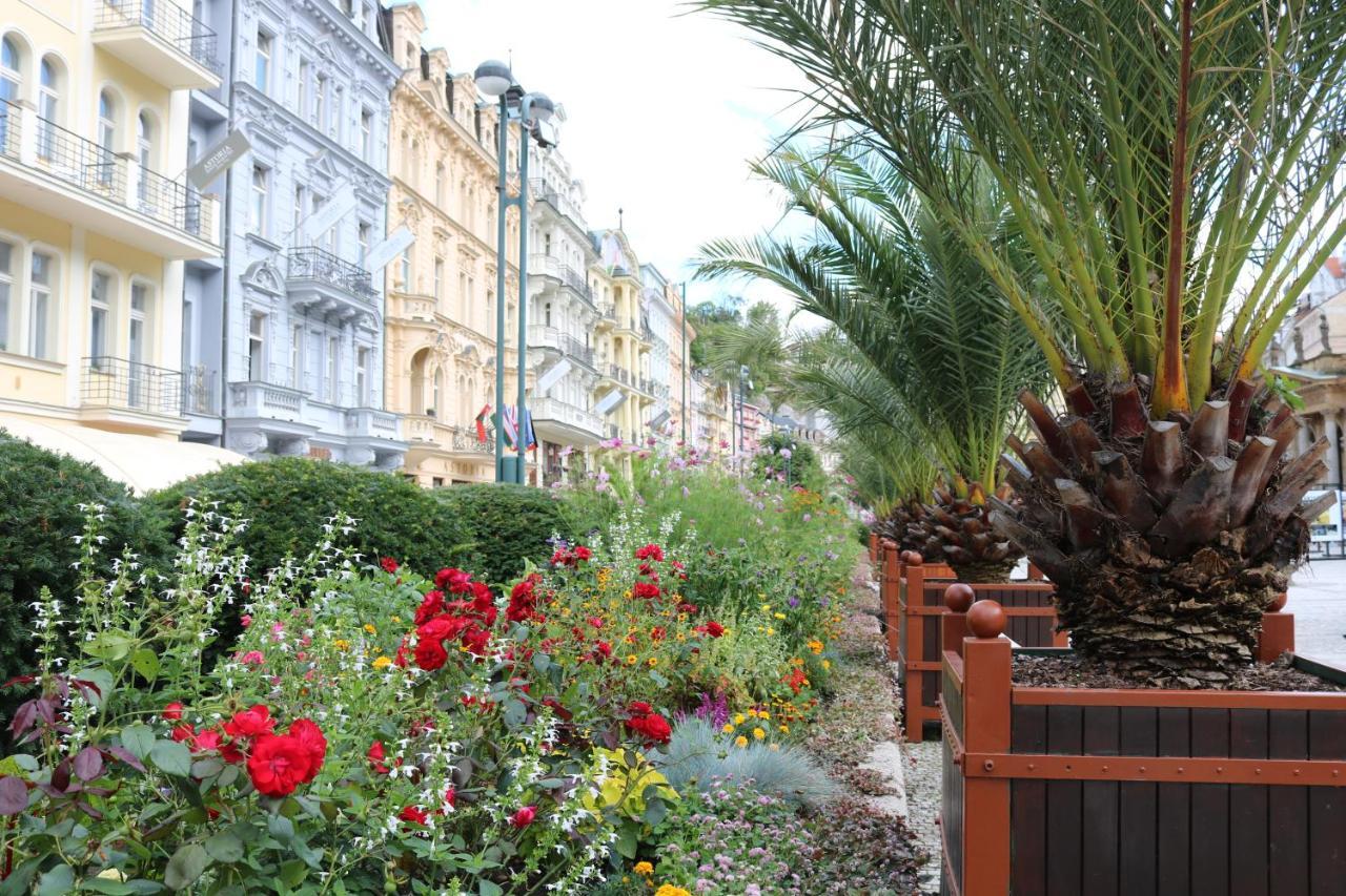 Retro Big Apartment With Two Balconies And Lift Karlovy Vary Eksteriør bilde