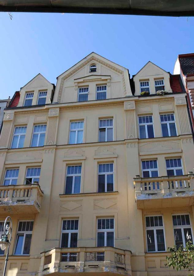 Retro Big Apartment With Two Balconies And Lift Karlovy Vary Eksteriør bilde